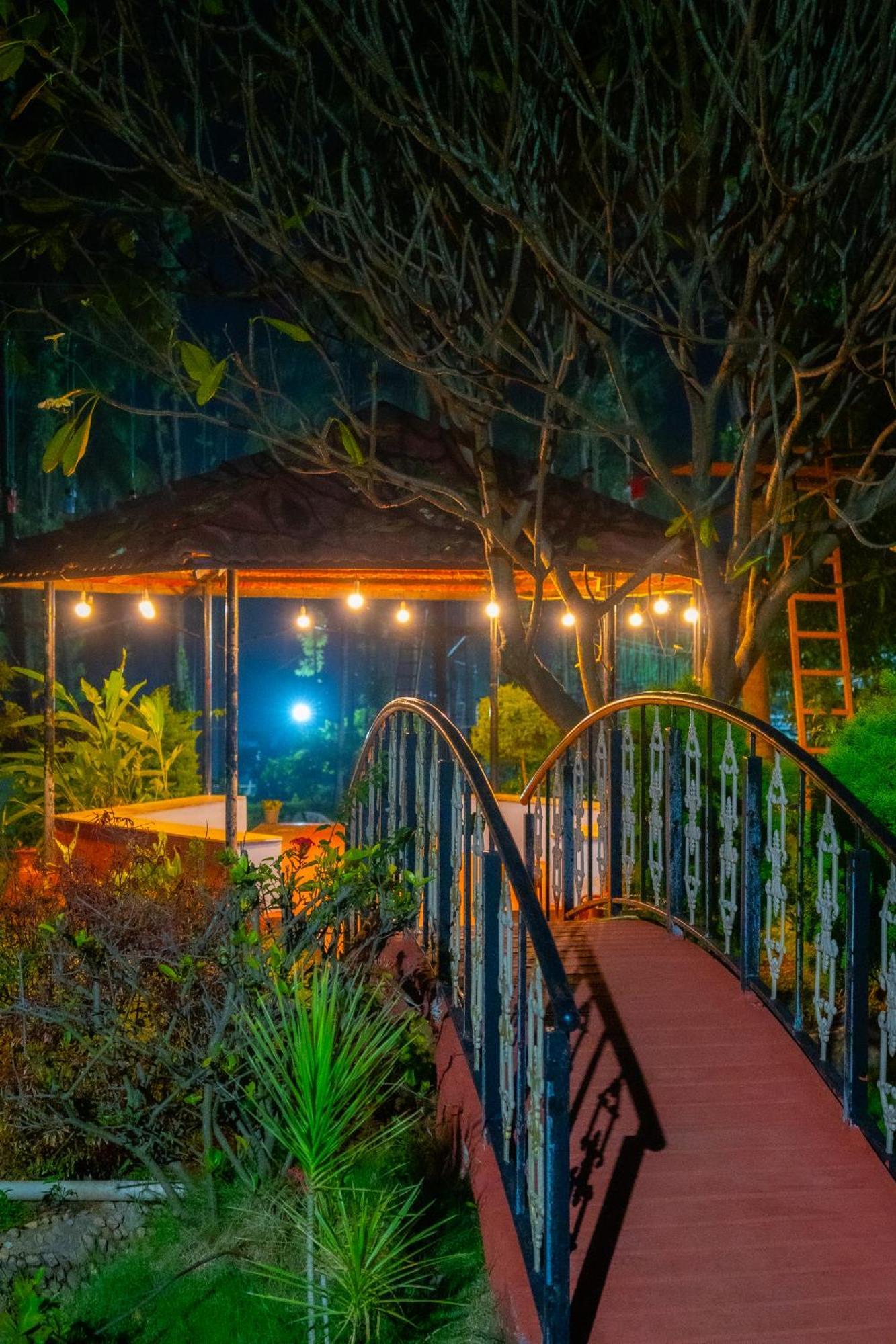 Bana The Wild Waters Hotell Muduvādi Eksteriør bilde